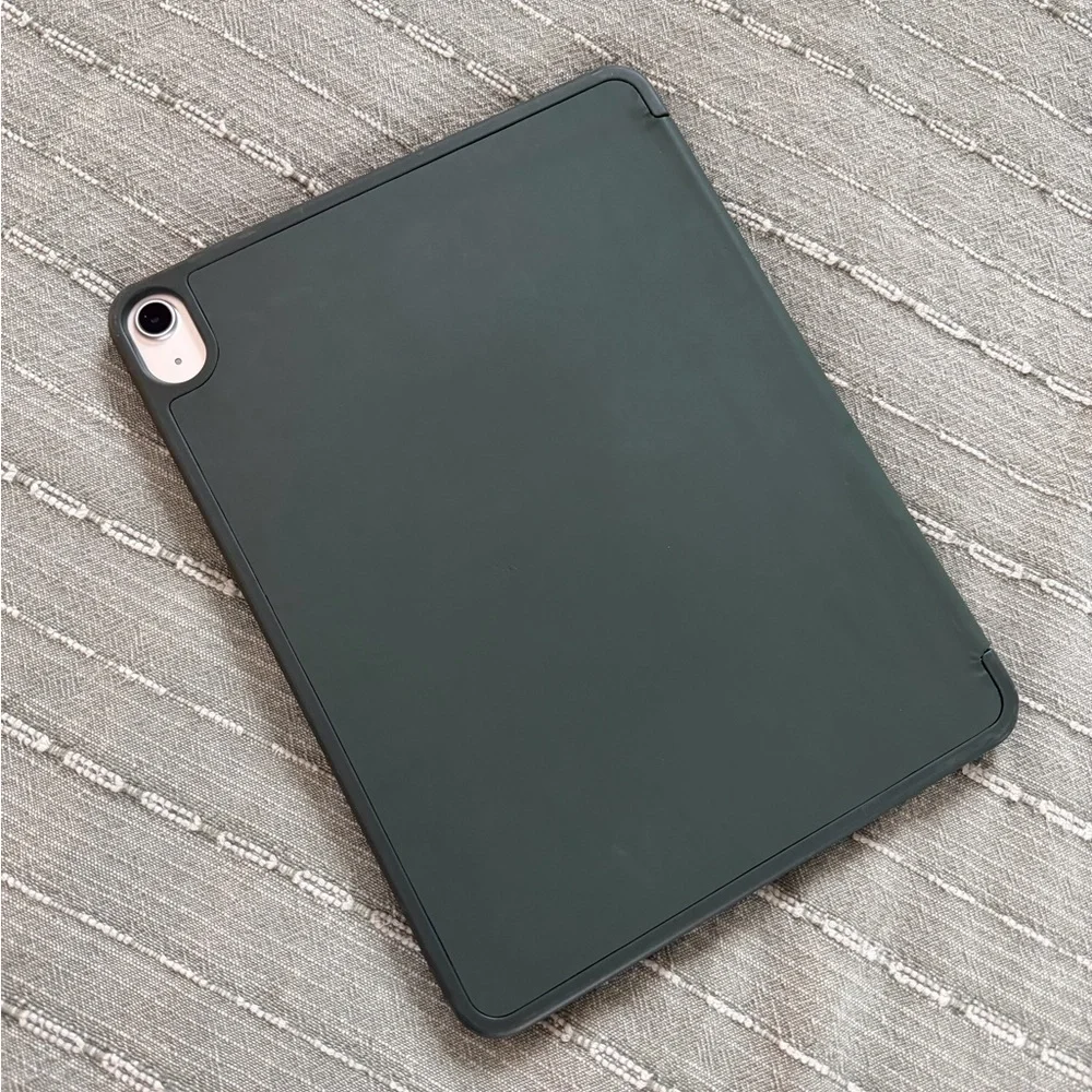 Apple iPad Air (5th Generation) Starlight